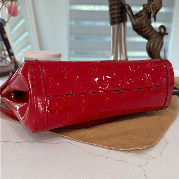 Louis Vuitton Venice Shoulder Bag Monogram Vernis: RED ♥️ - Picture 14 of 17